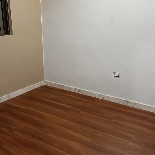 Piso laminado SPC en estudio