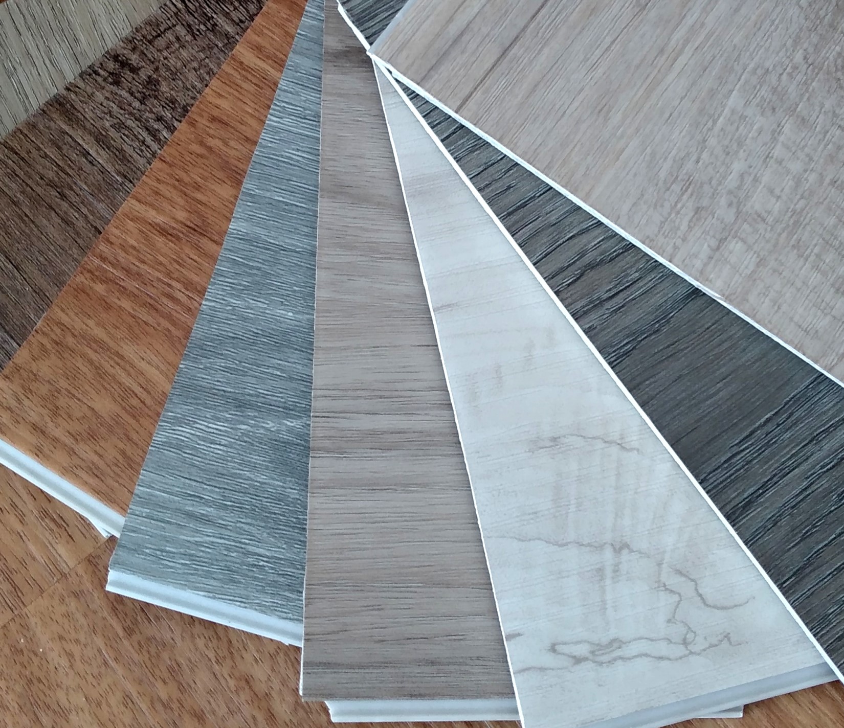 Piso laminado SPC muestra de colores